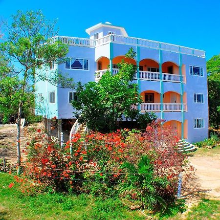 Hotel Jah Freedom à Negril Extérieur photo