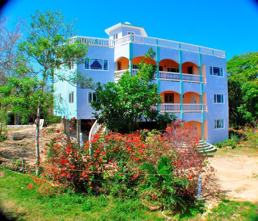 Hotel Jah Freedom à Negril Extérieur photo