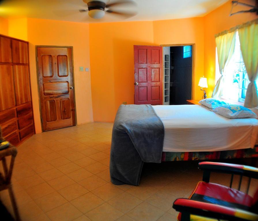 Hotel Jah Freedom à Negril Extérieur photo