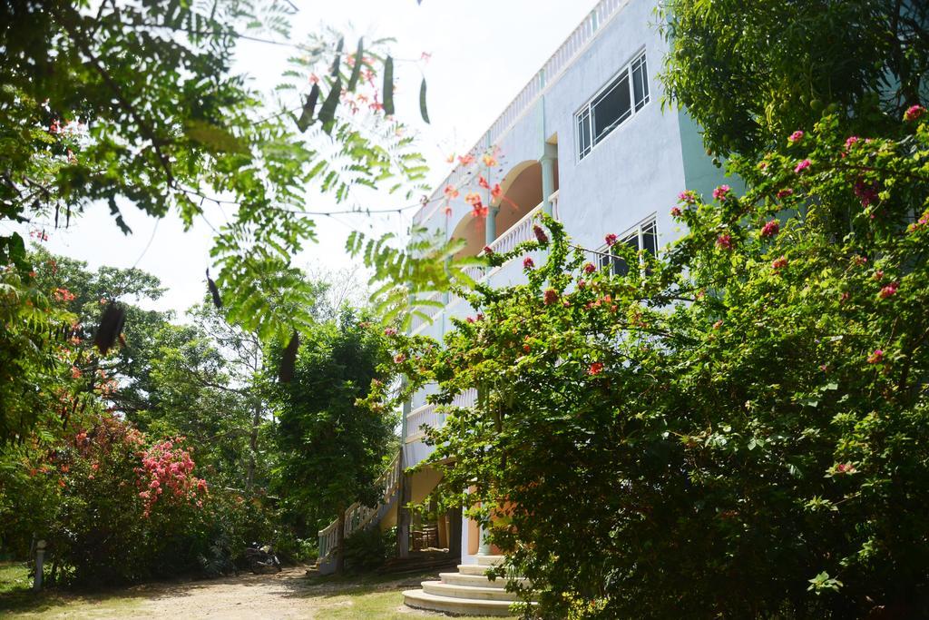 Hotel Jah Freedom à Negril Extérieur photo